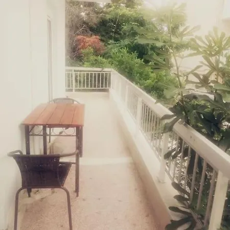3 Room Apartment By The Beach - Free Parking Peraia  Exterior photo